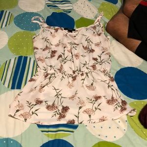 Lose tank, cinched waist